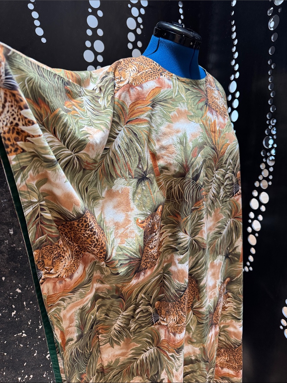 Vintage Leopard & Palm Caftan — Green & Rust - Picture 3 of 9